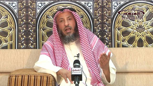 الشيخ عثمان الخميس ما حكم الحركة في الصلاة وطرفة للشيخ