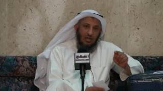 عثمان الخميس هل يجوز أستعمال الأطياب التي بها كحول